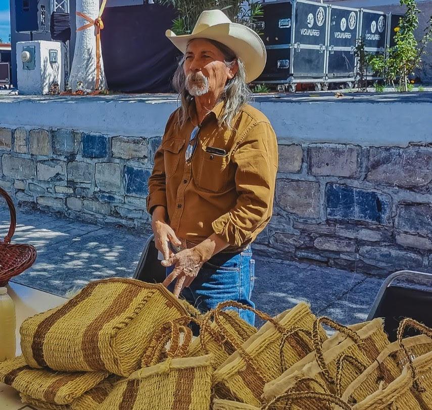 Anuncian ganadores de certamen de artesanías