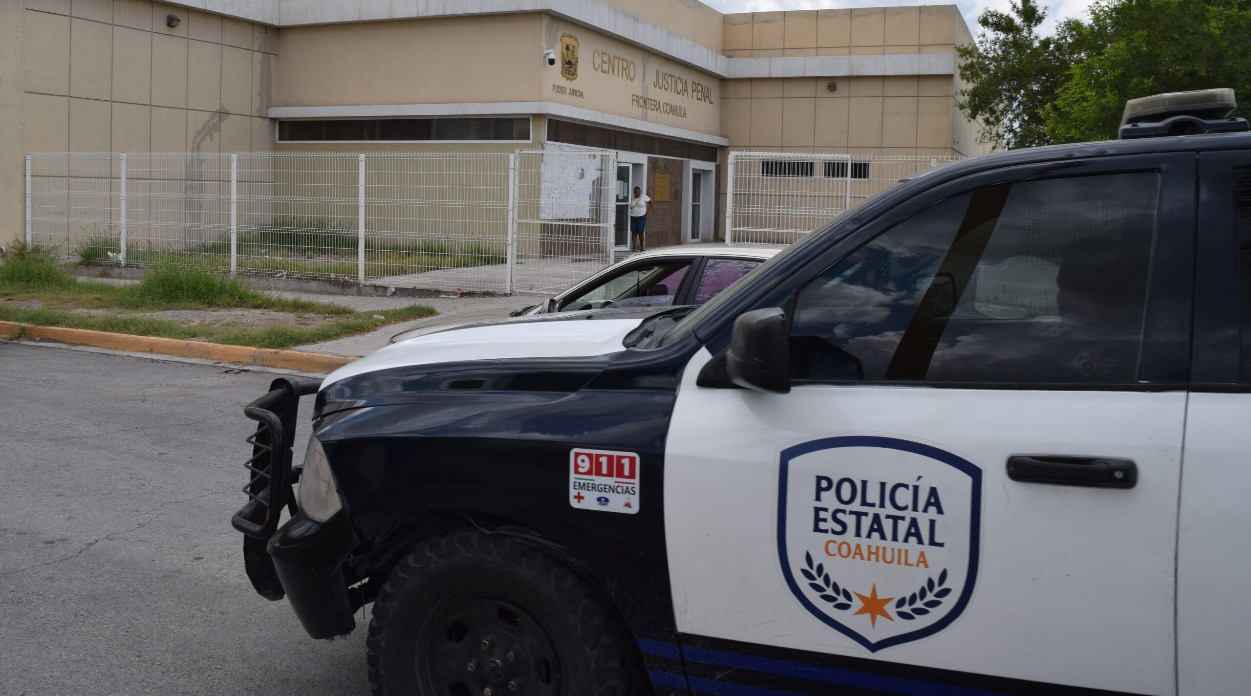 Roba a quien le dio trabajo en barbería