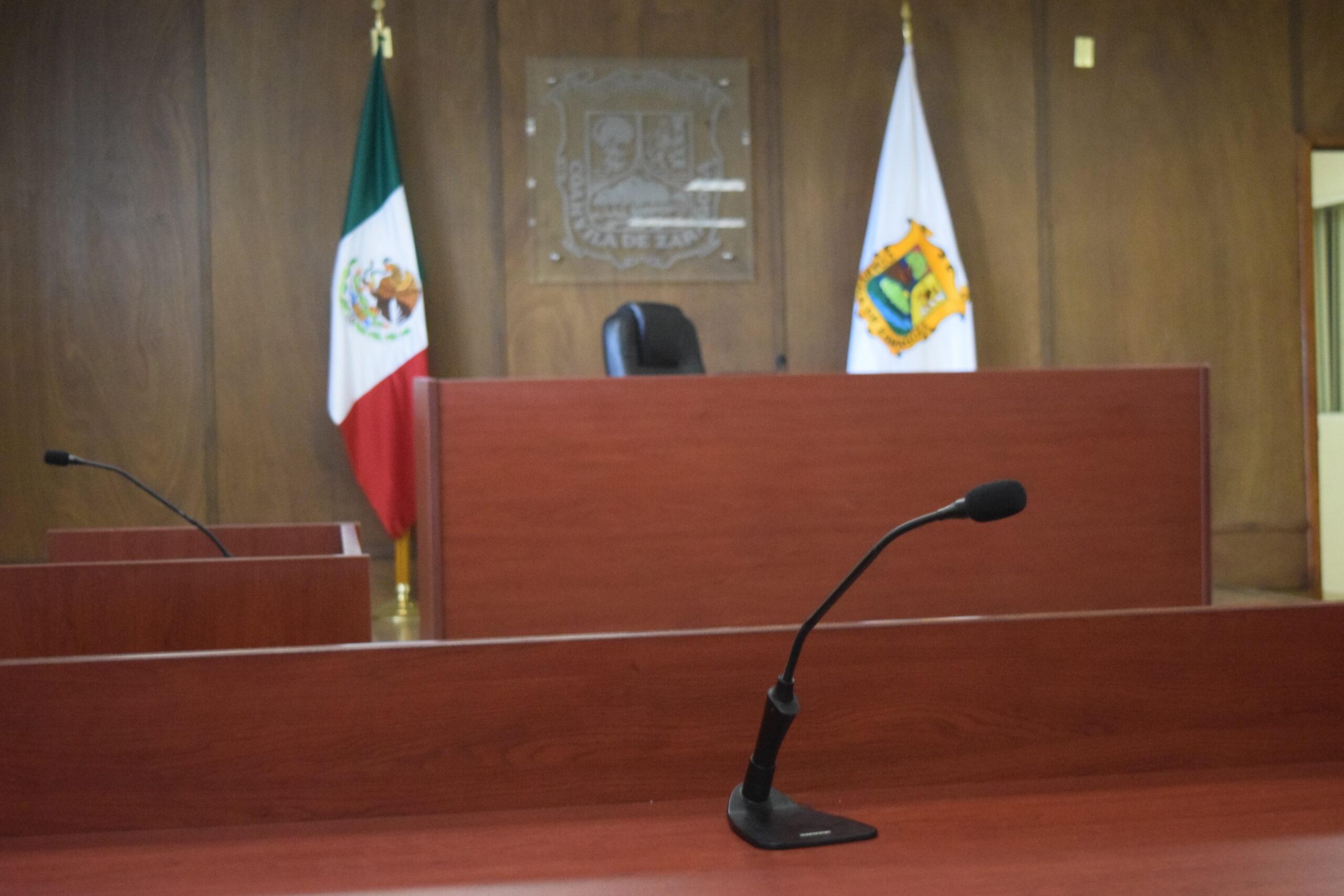 Sentenciada pide trabajo; FGE exige prisión inmediata