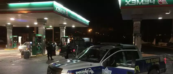 Pagan 38 mil pesos tres ladrones de gasolineras