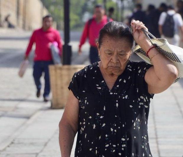 INTENSO CALOR AFECTA SALUD DE COAHUILENSES