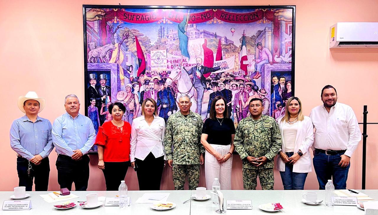 Acuerda Villarreal estrategias de seguridad con mandos militares