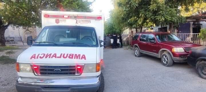 Encuentran en patio a persona sin vida