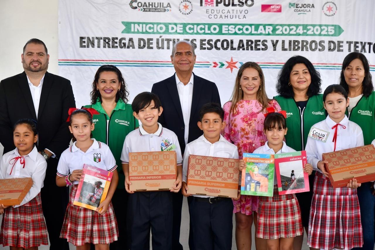 Acompaña Dávila a alumnos primer día
