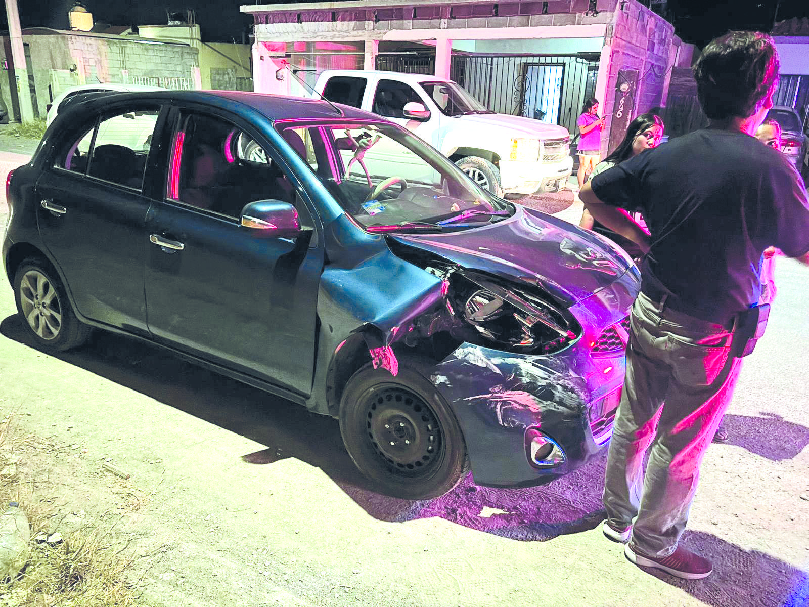 Intentó escapar tras impactar camioneta