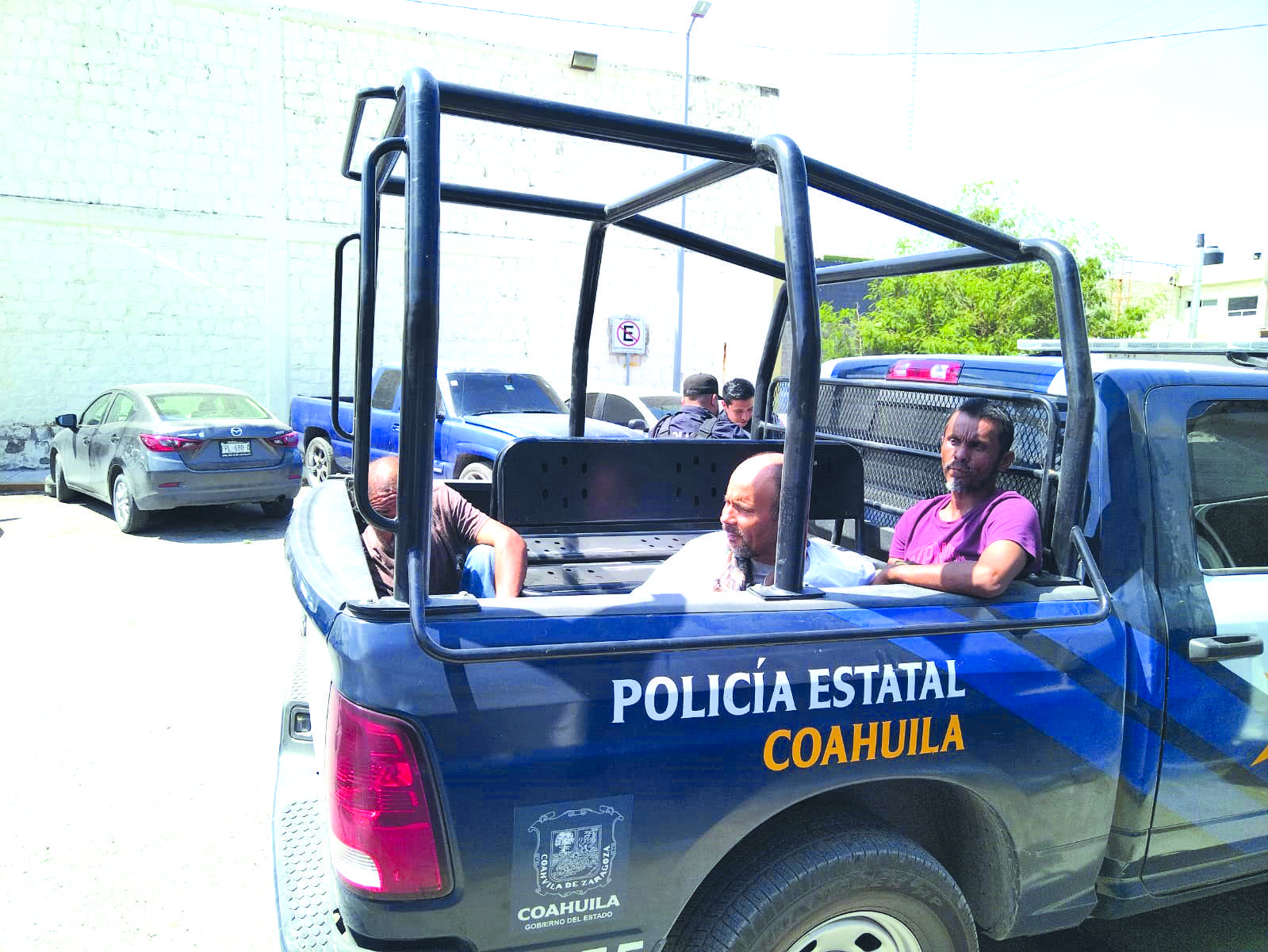 A la comandancia 3 por alterar el orden