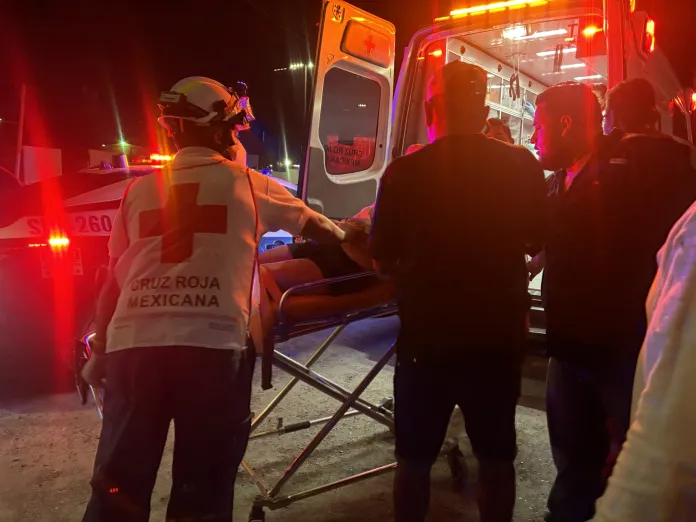 Se desmaya mujer tras salir de antro