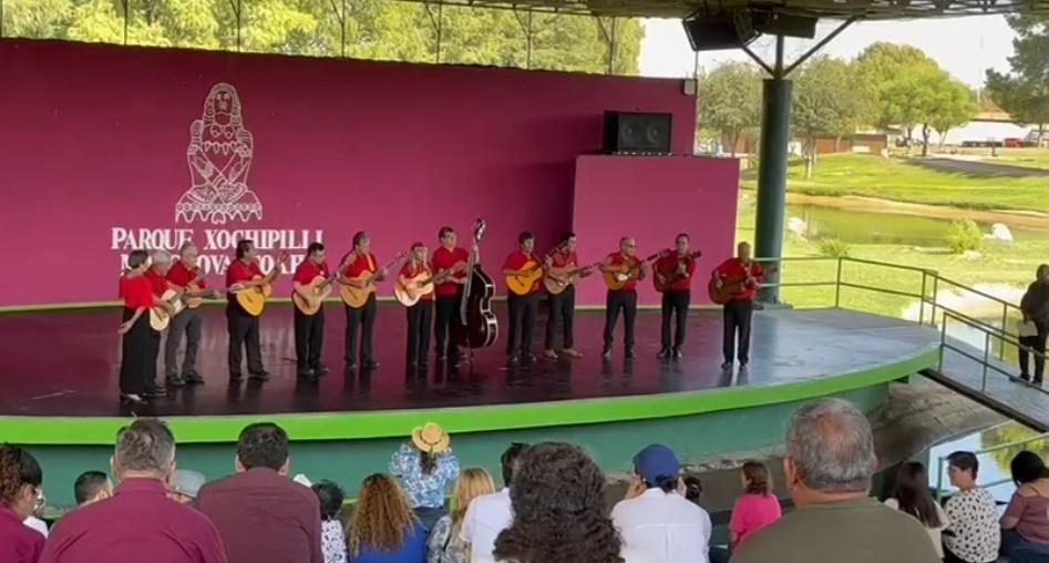 Festeja Mario Dávila a los adultos mayores