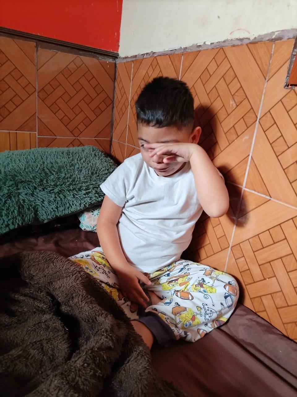 “No llores mamá”: niño en su primer día escolar