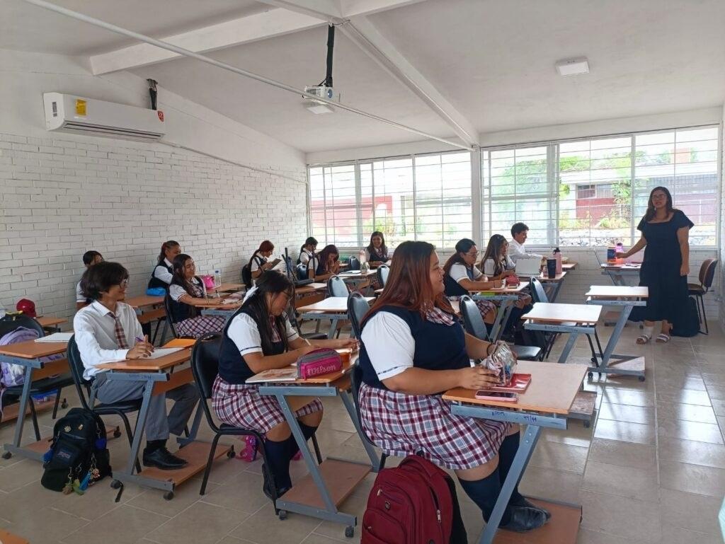 Mandan a clases en línea a 90 alumnos de Normal