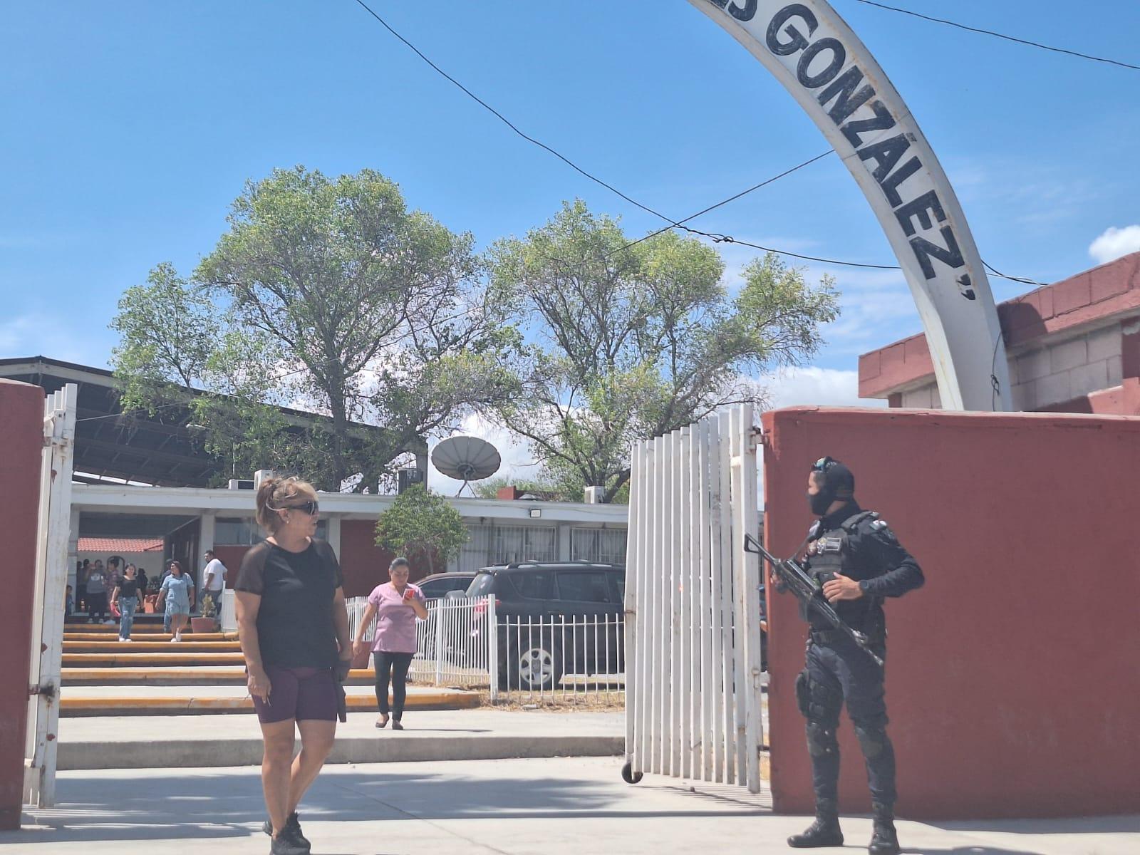 Protestan por fallas en Secundaria 76