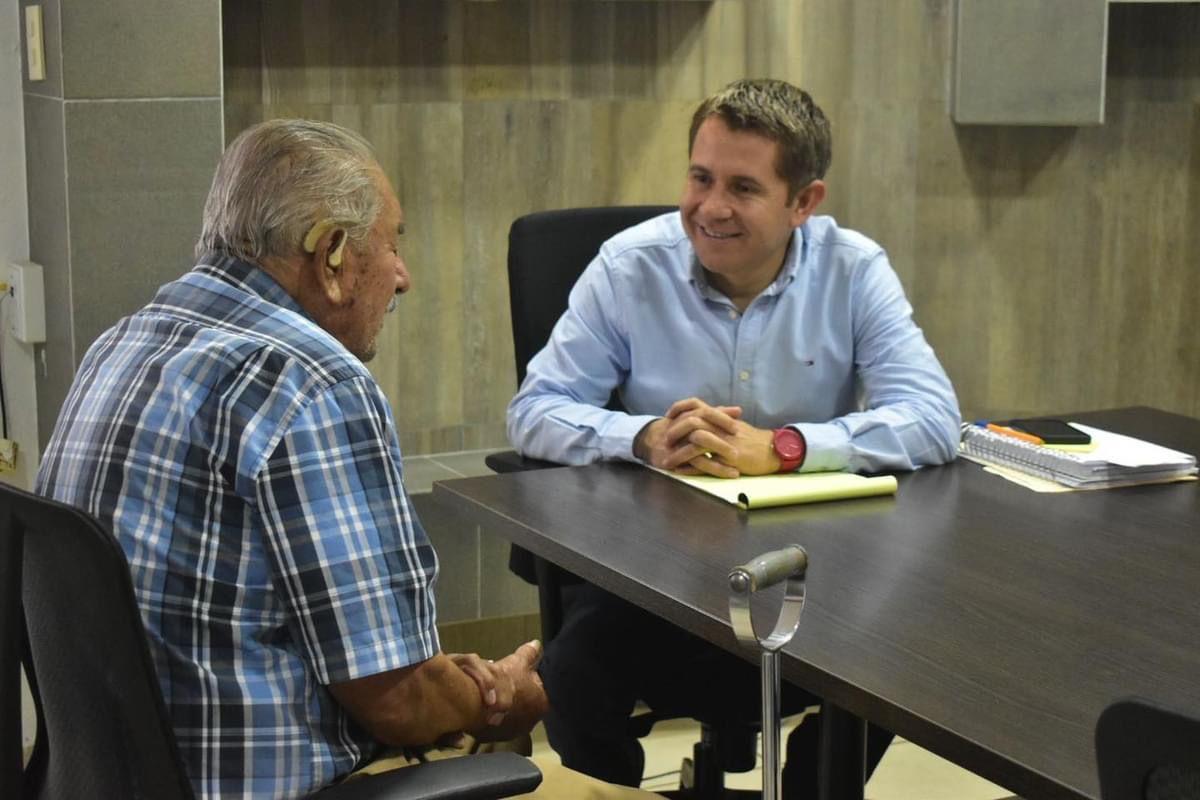 Escucha Hugo a los sambonenses