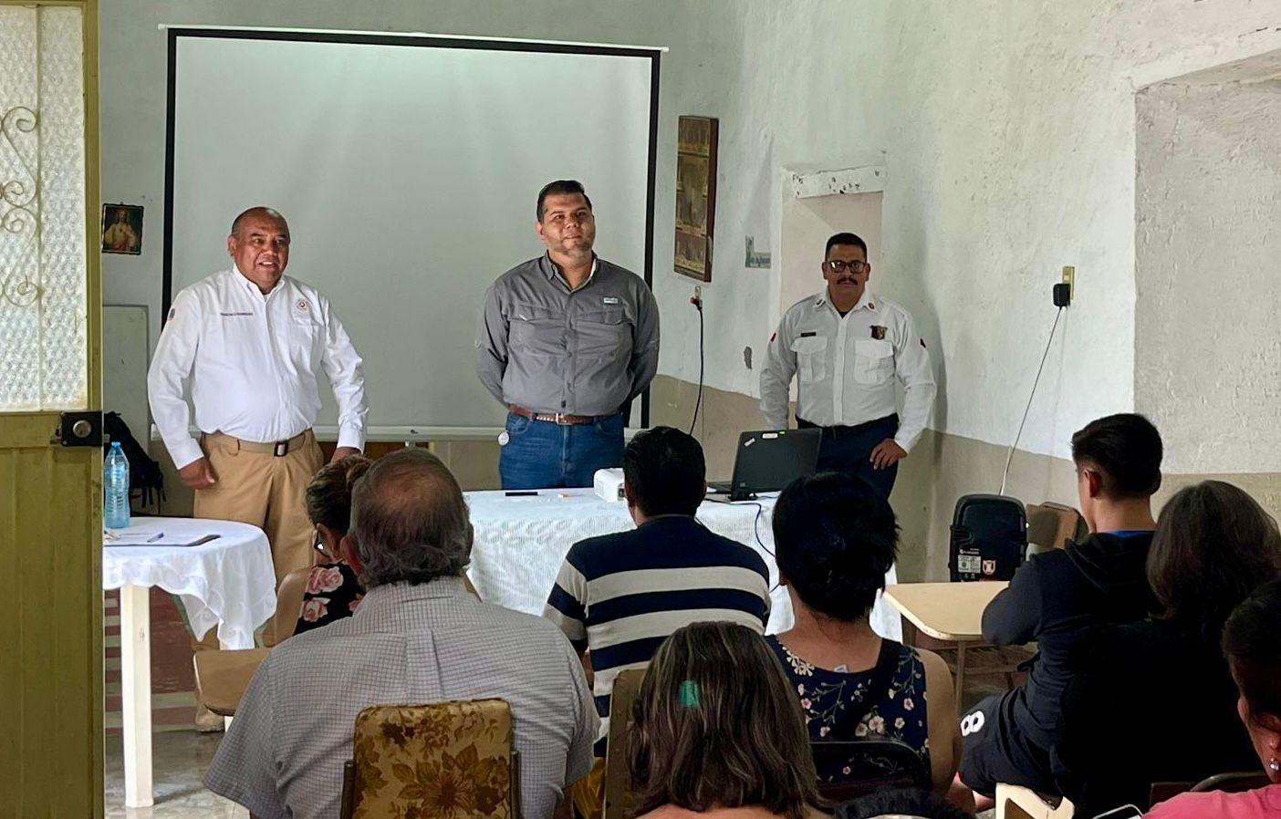 Capacitan a vecinos en prevención de accidentes