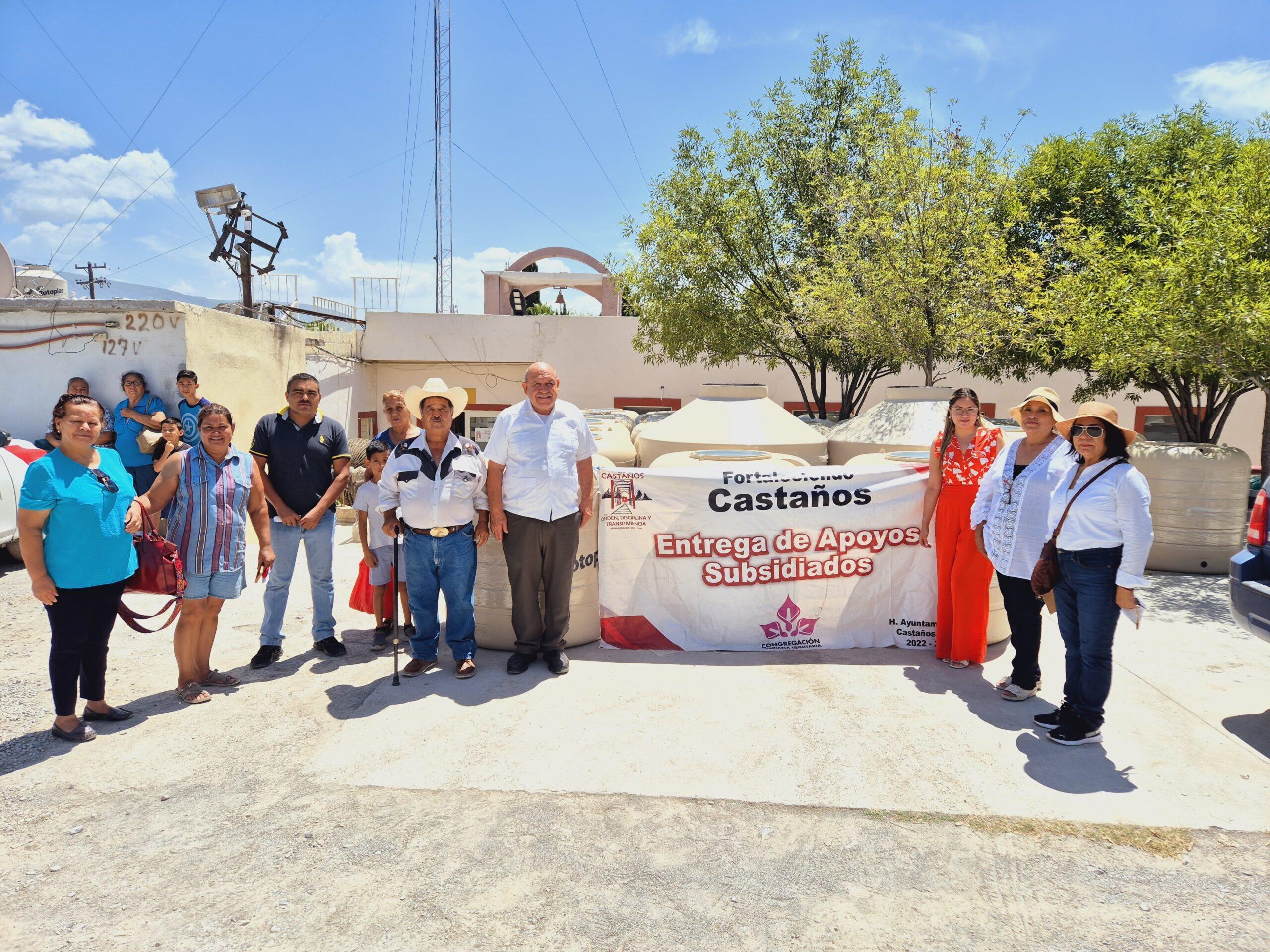 Entregan Tinacos, Cisternas  y Bebederos en Castaños