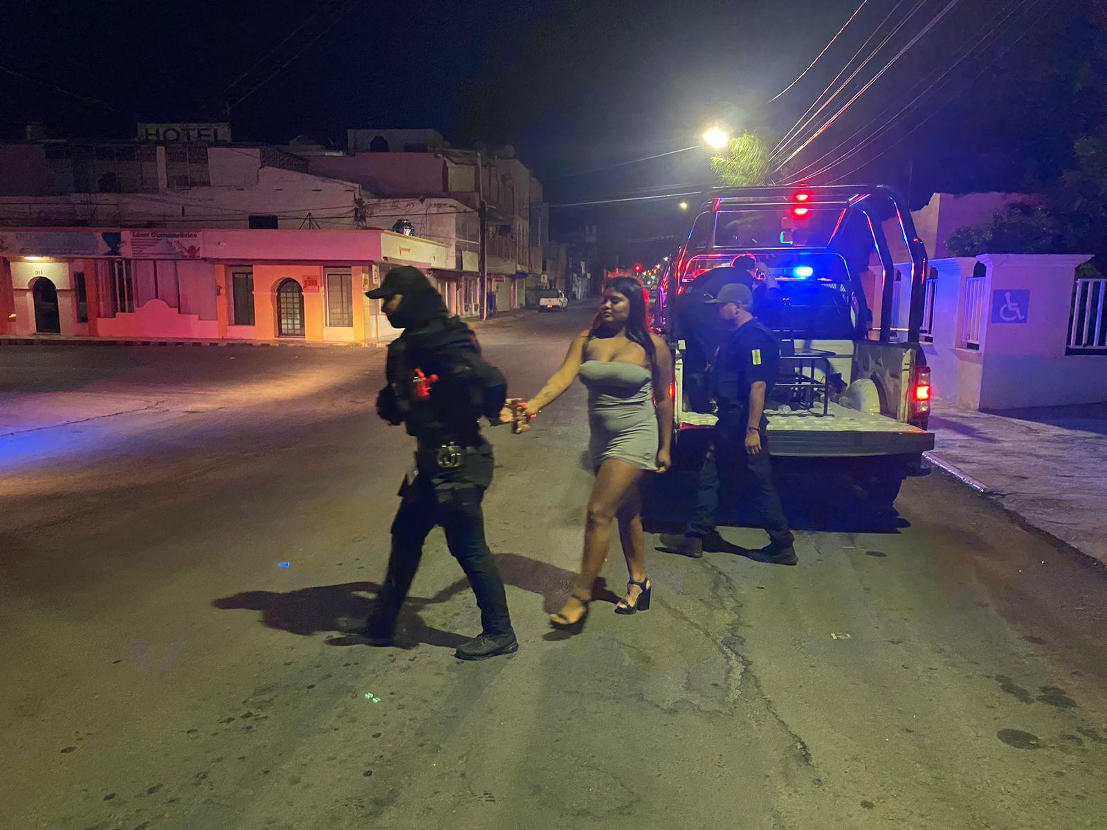 Detienen a 3 por riña afuera de “El Dorado”