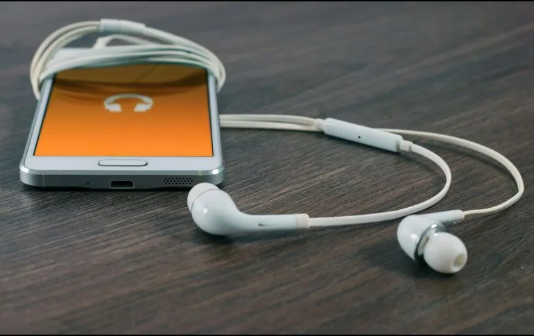 La razón por la que NO es bueno escuchar música antes de dormir