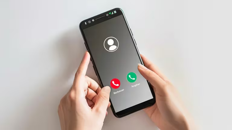 Contestar y colgar, una estafa que se volvió común, se llama robocalling y es silenciosa