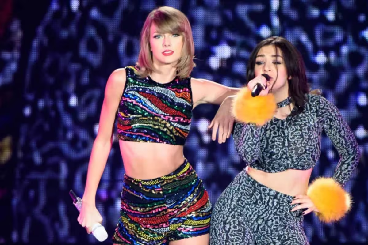 Taylor Swift elogia a Charli XCX tras rumores de supuesta rivalidad
