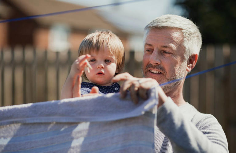 Reloj biológico en hombres: ¿hasta qué edad es sano tener hijos?