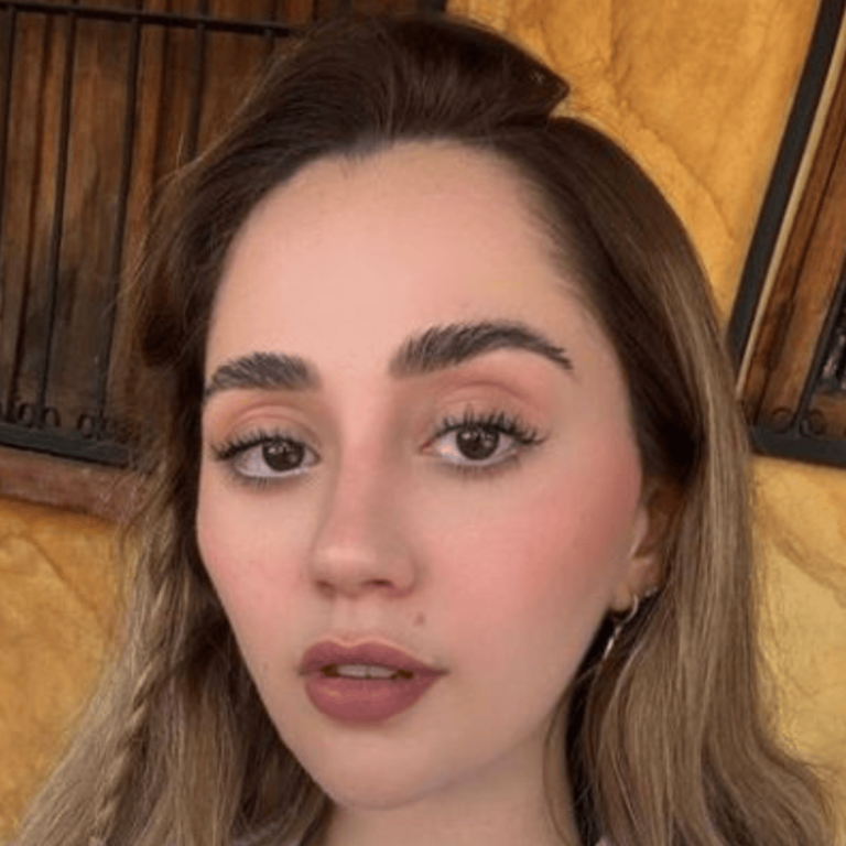 Carolina Ross, la cantante que bateó a Christian Nodal antes de estar con Ángela Aguilar