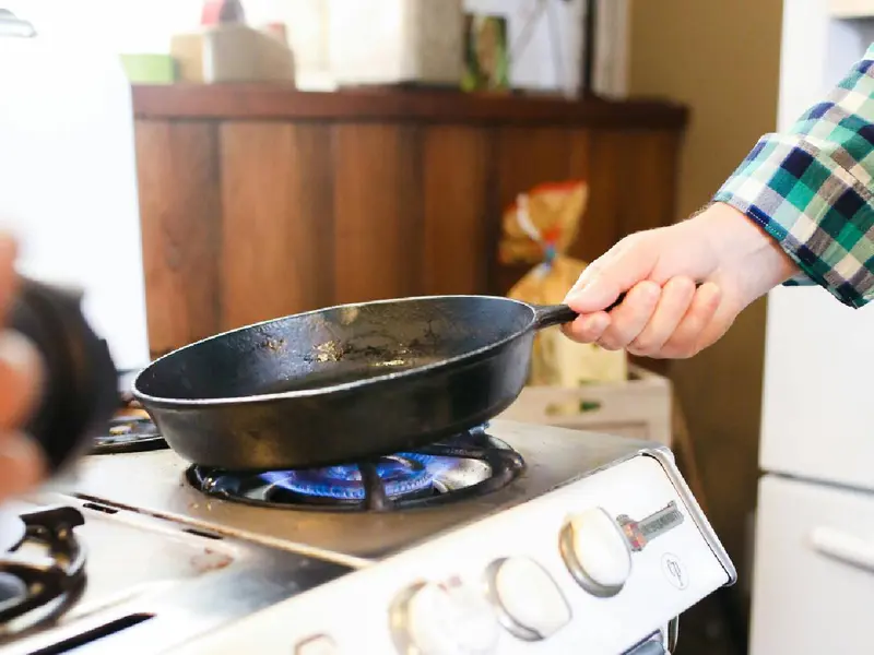 Este utensilio de cocina puede provocar cáncer. Mejor deshazte de ellas