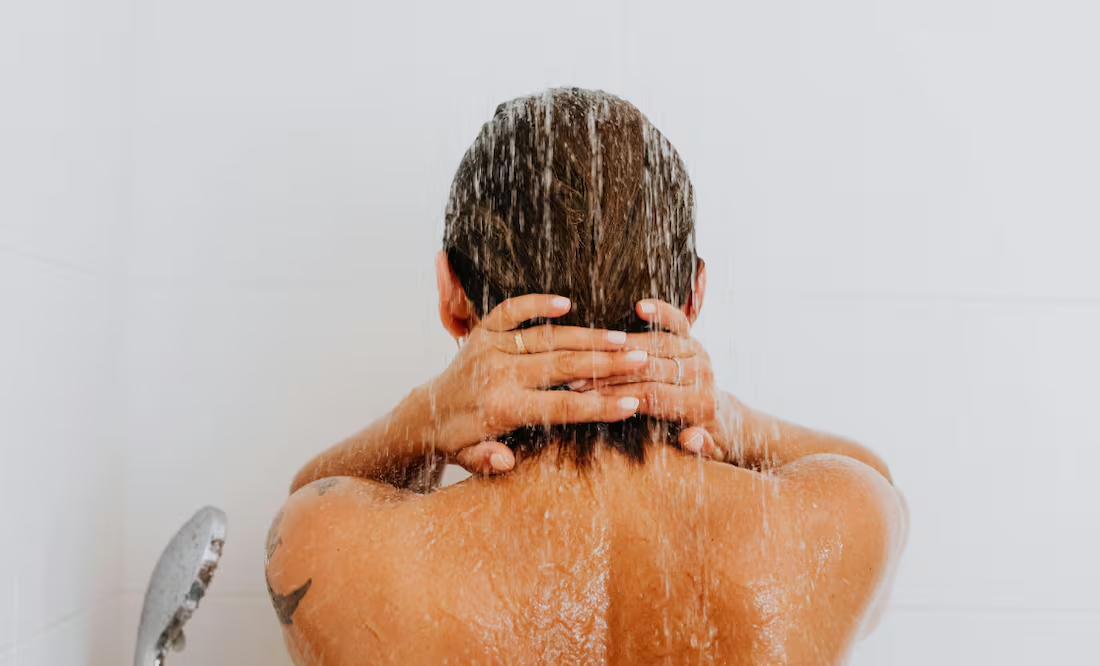 ¿Qué beneficios tiene ducharse en la mañana o en la noche y cuáles son sus diferencias?