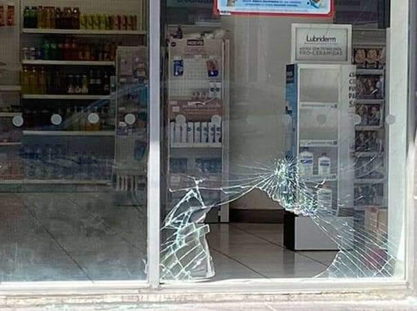 Roban farmacia: llevaron leche para bebé y cigarros