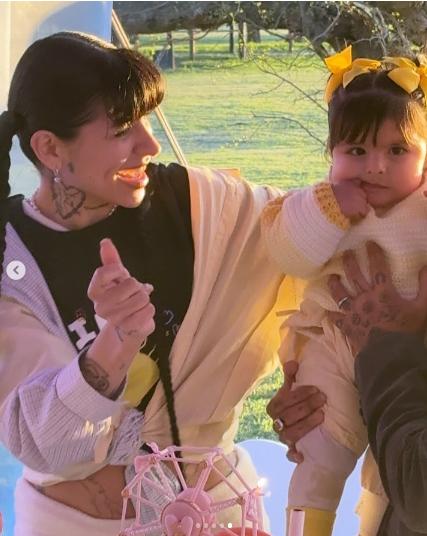 VIDEO. Cazzu elimina a Christian Nodal del video de cumpleaños de su hija Inti