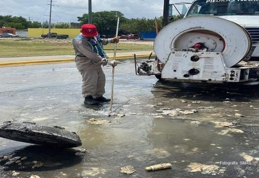Saturado el drenaje por lluvias en Piedras Negras