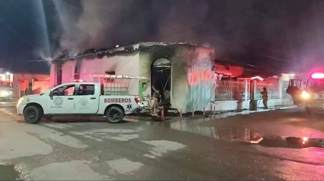 Voraz Incendio consume restaurante en Allende