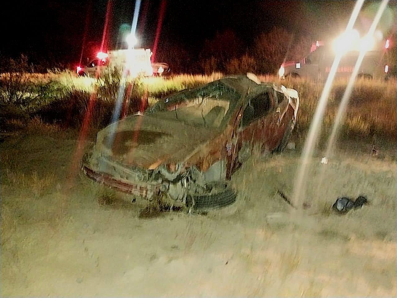 Fatal volcadura deja 1 muerto y 2 lesionados