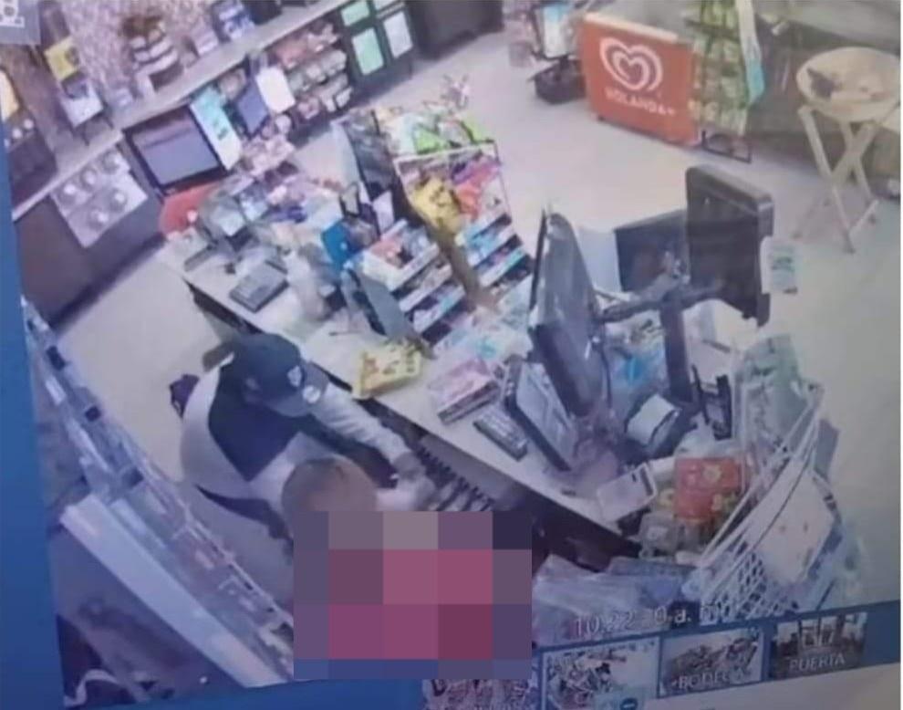 Ladrón armado roba tienda en la Guerrero