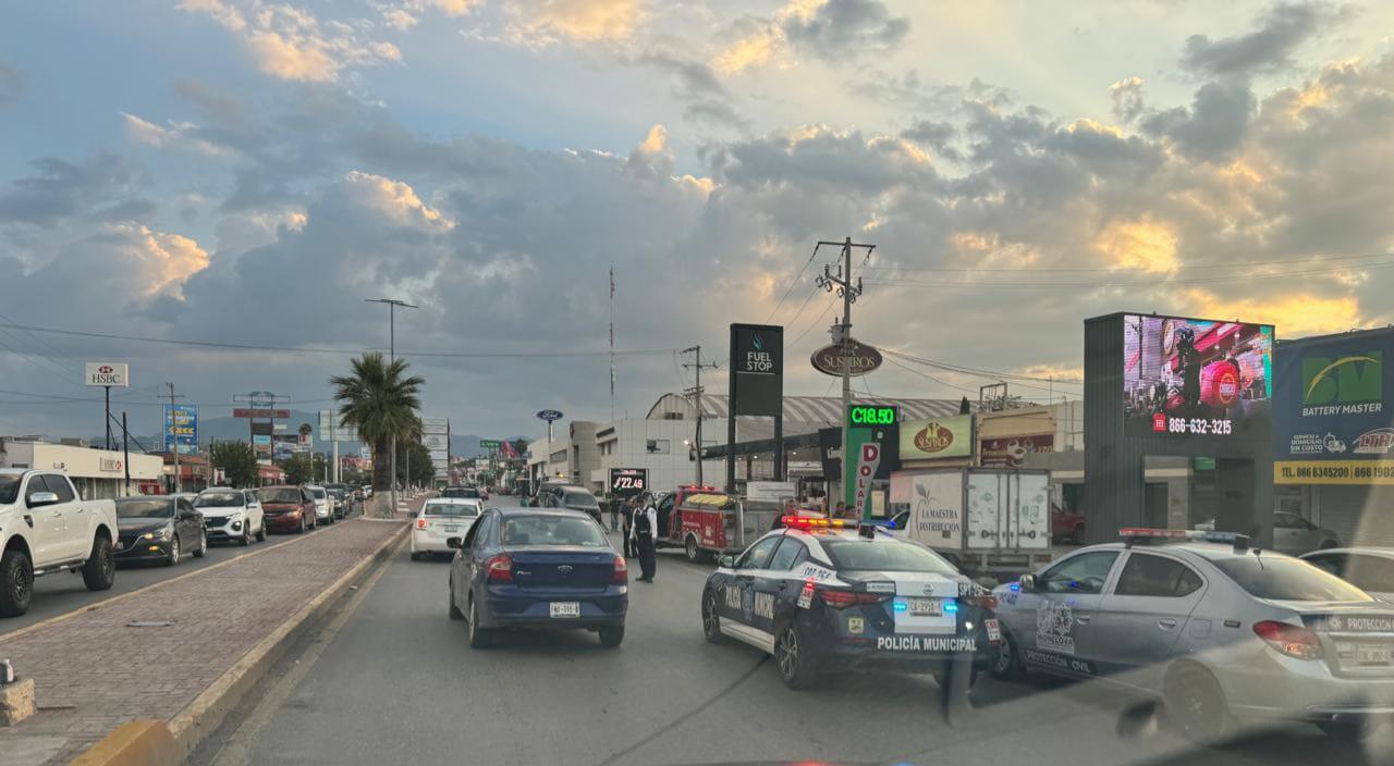 Provoca caos vial aparatoso choque