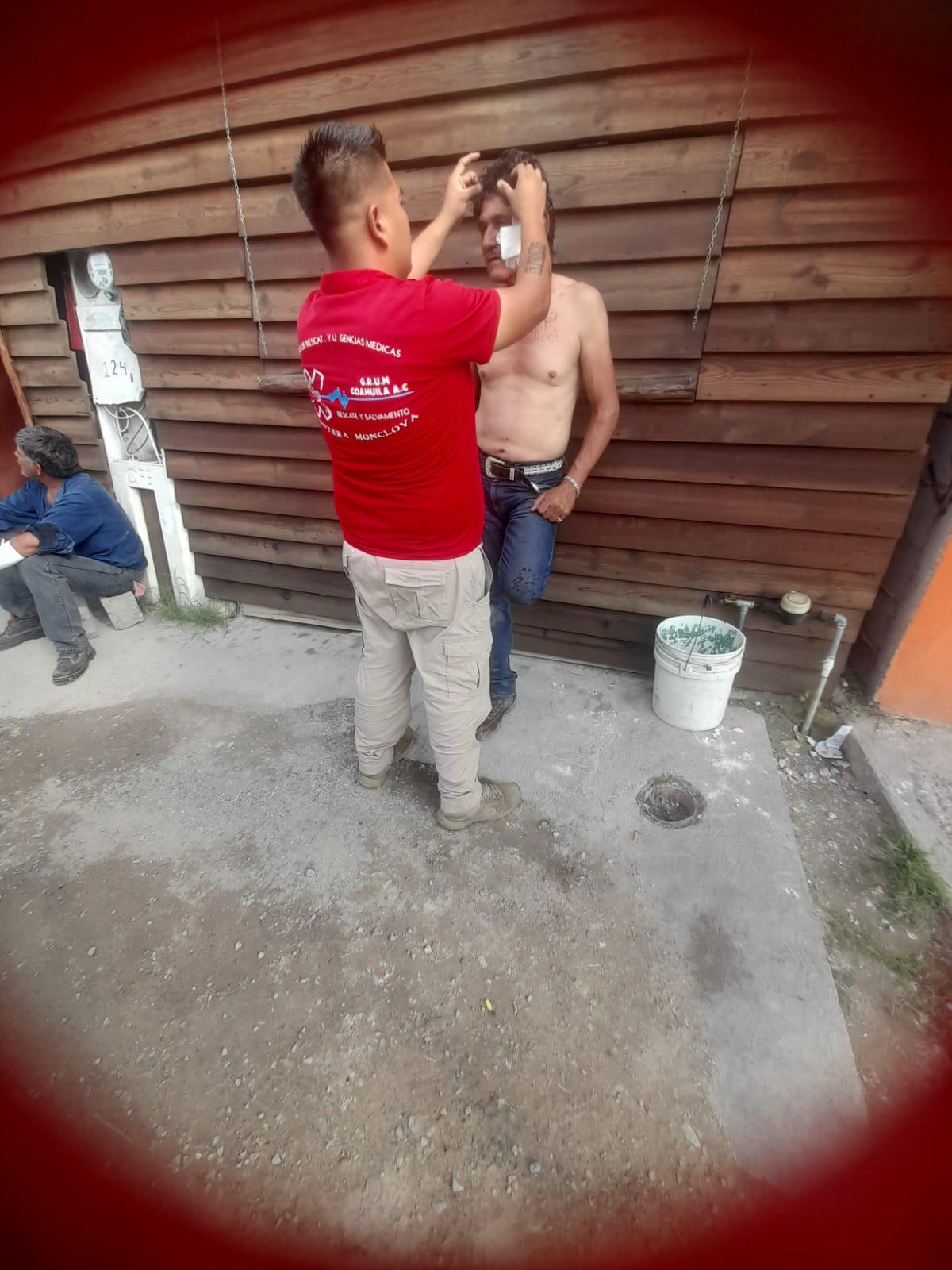 Agrede soldado a 2 hermanos con bate