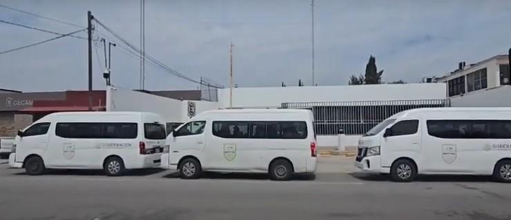 Detienen dos «polleros»; aseguran a 40 migrantes