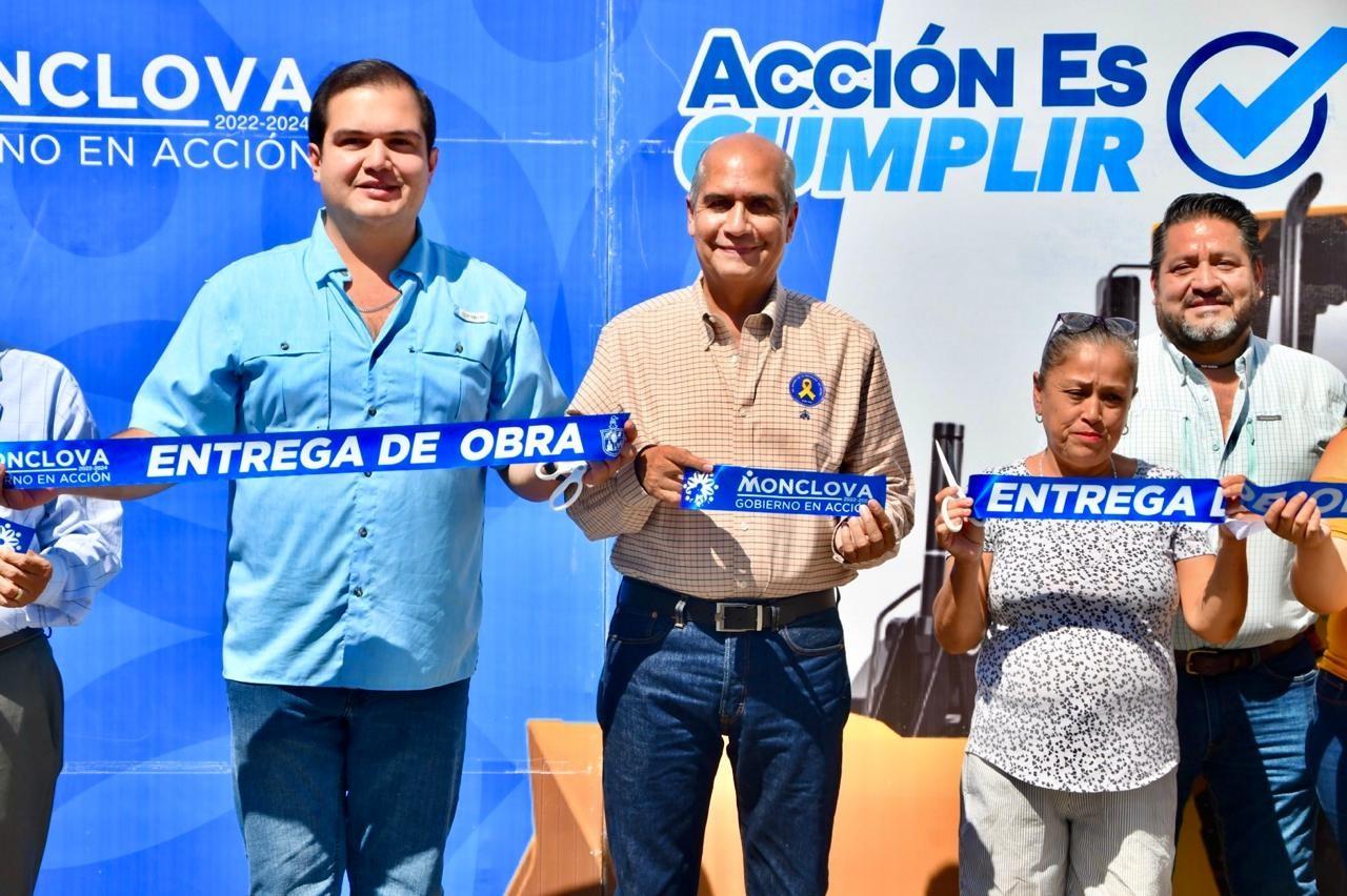 Estrenan vialidad familias de la Otilio