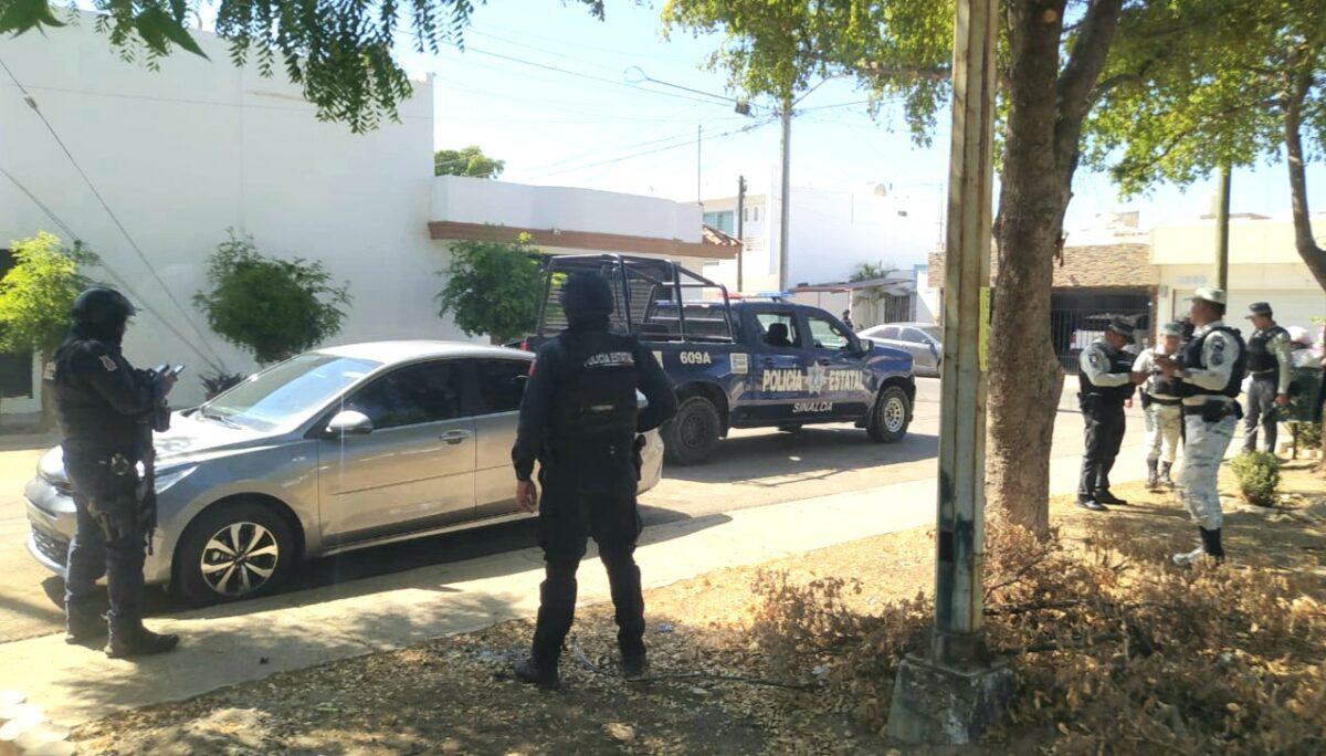 Militares encuartelan a policías municipales de Culiacán; realizan revisión de armamento