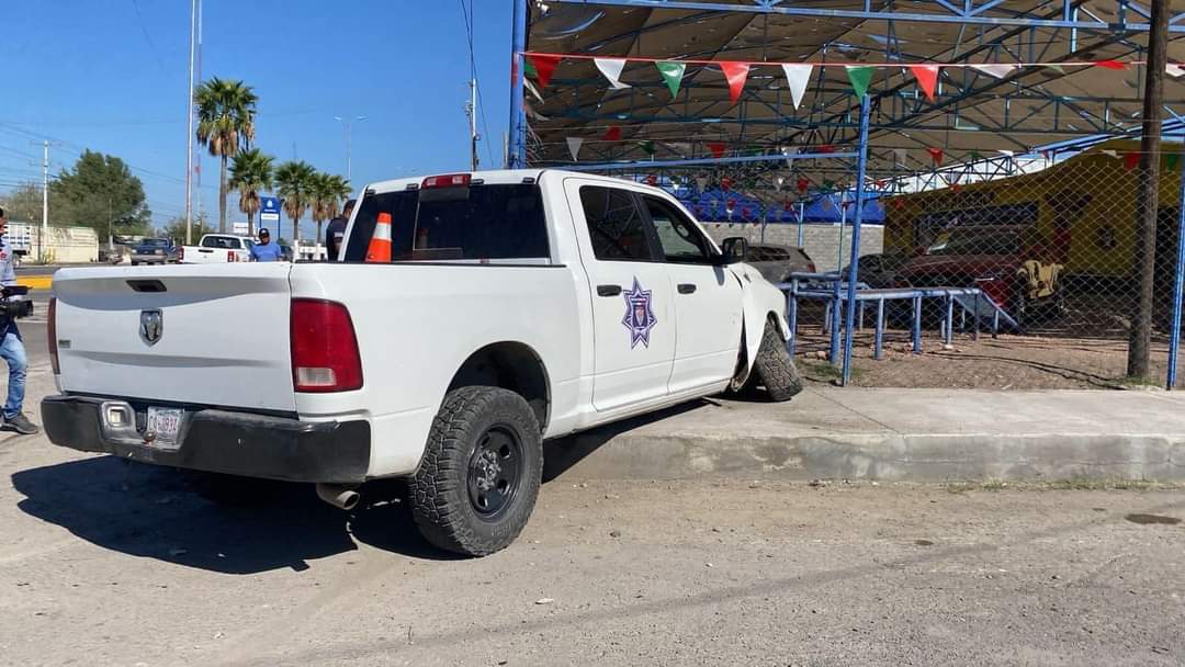 Chocan policías mientras perseguían a motociclistas