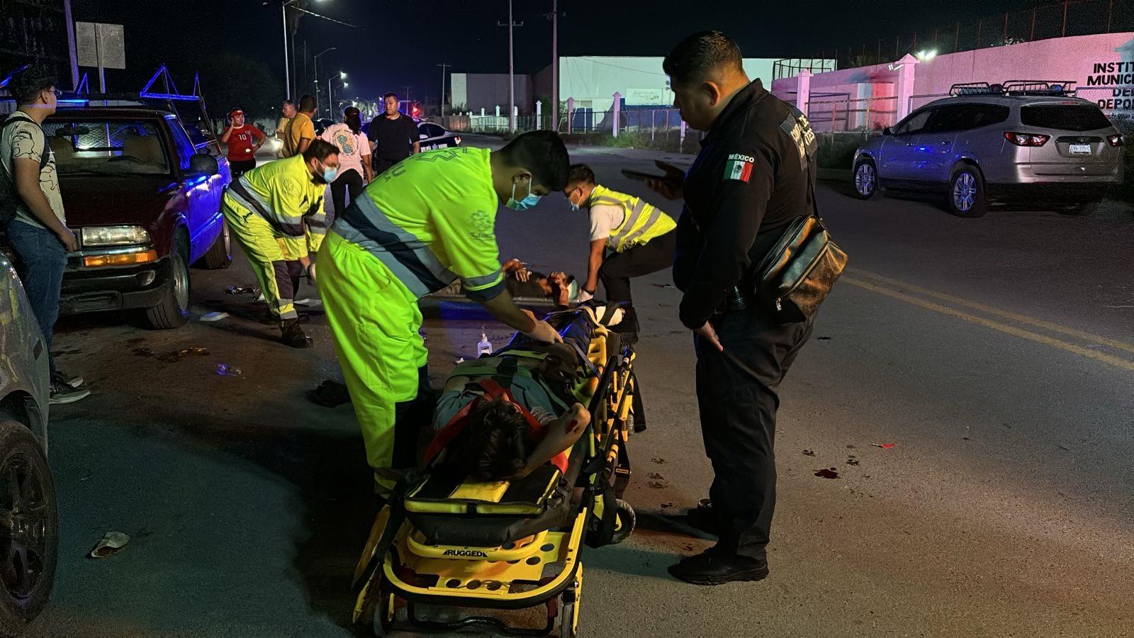 Hospitalizan a 2 menores; se accidentaron en moto