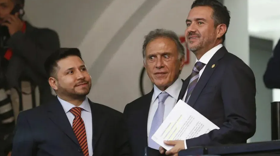 PAN expulsa a los Yunes por el voto a favor de la reforma judicial en el Senado