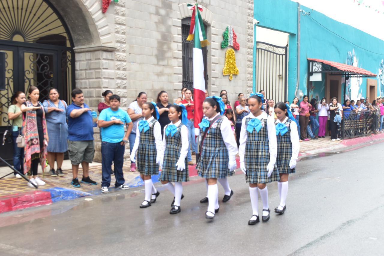 Lucido Desfile por la Independencia