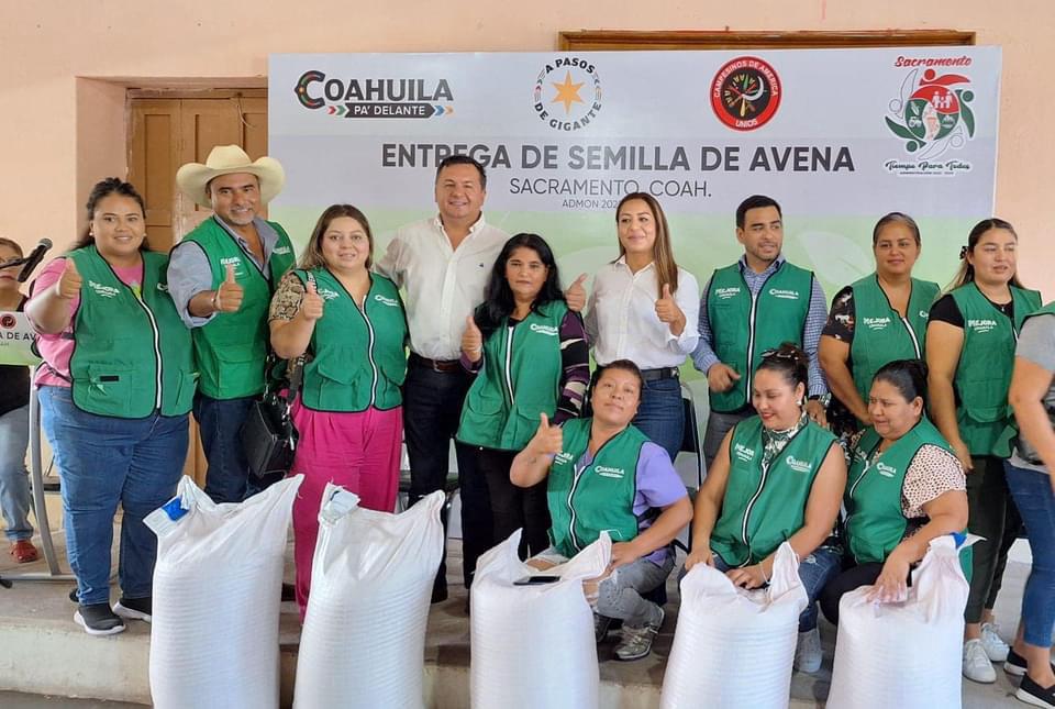 Entregan semilla de avena a productores