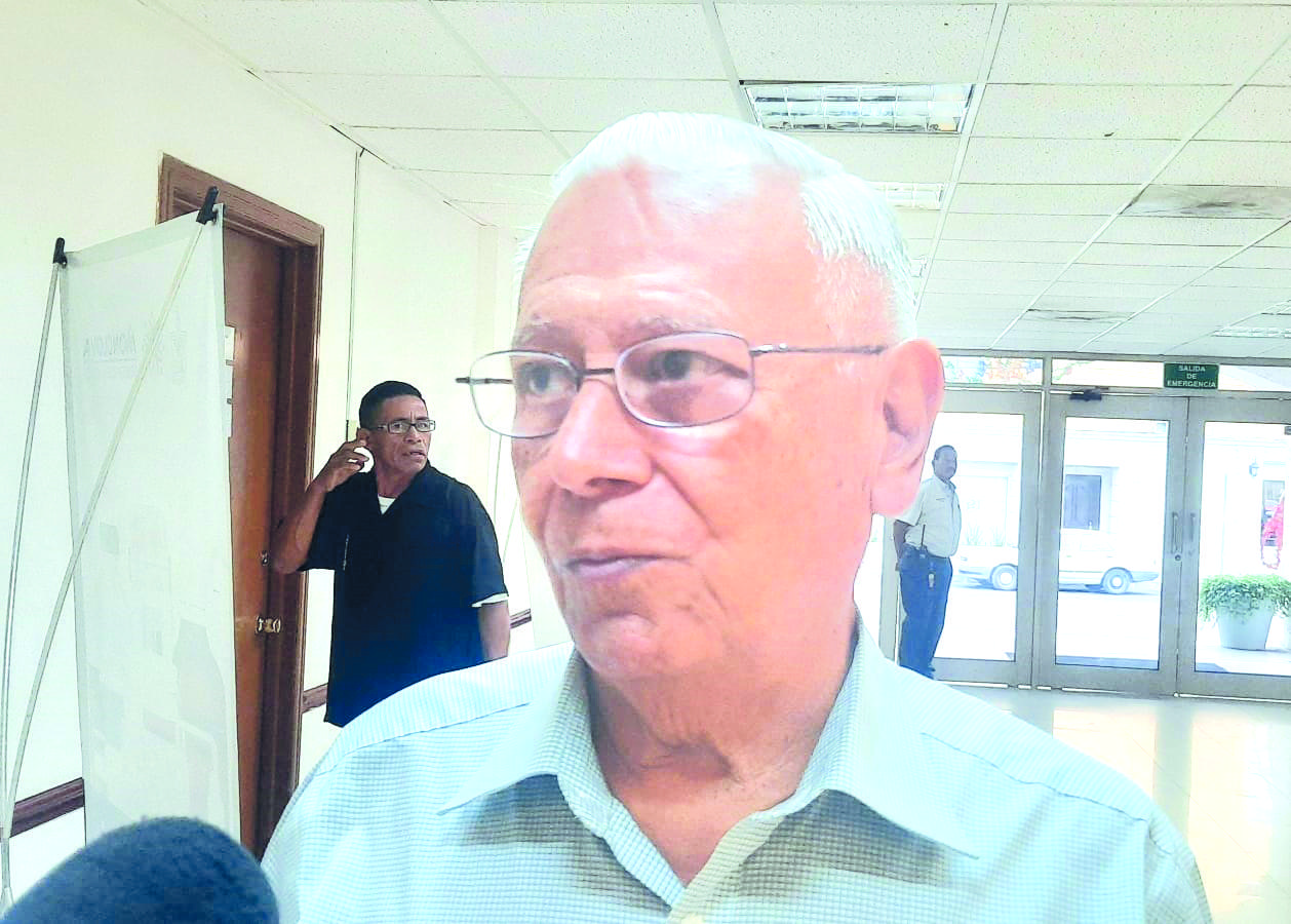 Buscan monclovenses regularizar sus predios