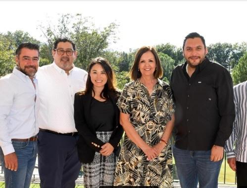 Dialogan con inversionistas Carlos Villarreal y Sari Pérez