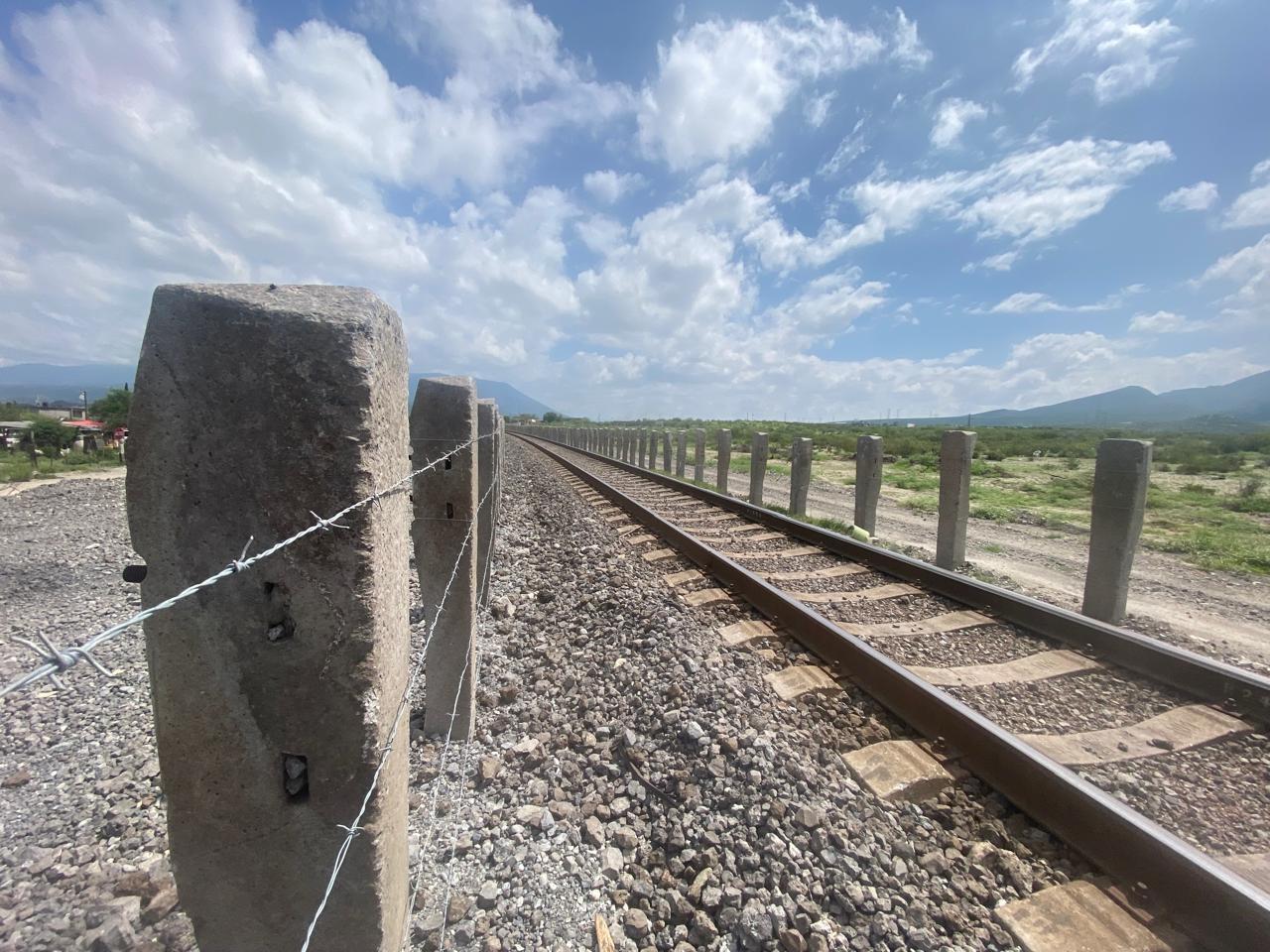 Coloca Ferrocarriles muro anti ladrones