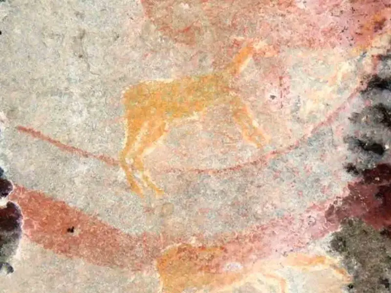 Arqueólogo descubre pintura que probaría existencia de extraña criatura mítica