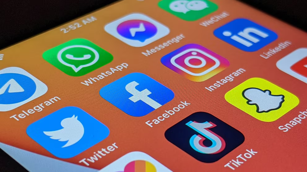 Qué tan seguros son los consejos financieros que se hacen virales en Instagran, YouTube y TikTok