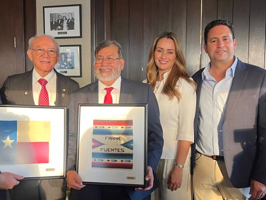 REALIZA JAVIER DÍAZ GIRA DE TRABAJO EN AUSTIN, TEXAS