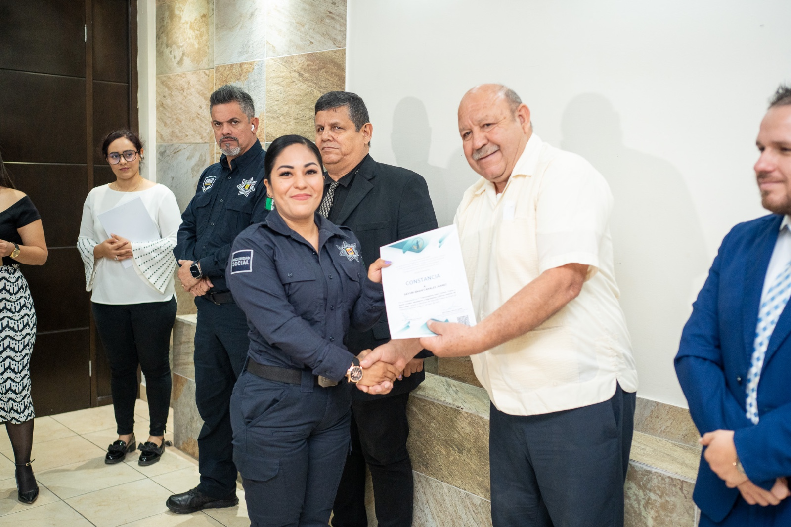 Entrega de Constancias de Conversatorio para Elementos de Seguridad Publica