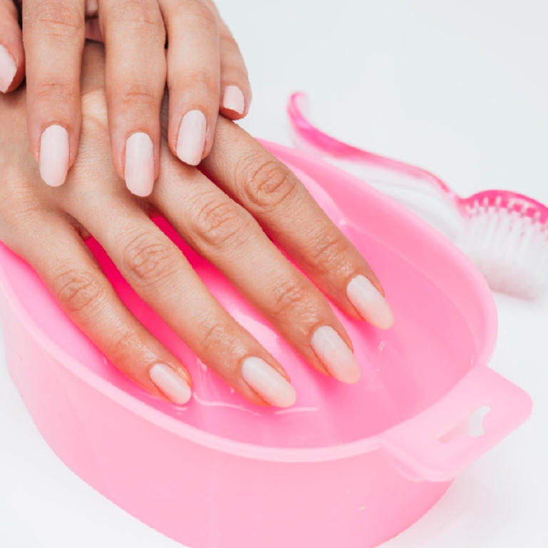 Qué significan las rayas en las uñas: esto dicen de tu salud